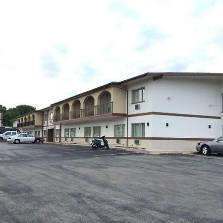 America'S Best Inn Urbana Шампейн Екстериор снимка