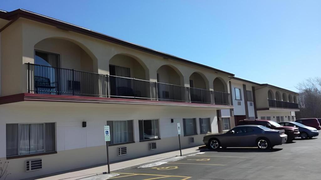 America'S Best Inn Urbana Шампейн Екстериор снимка